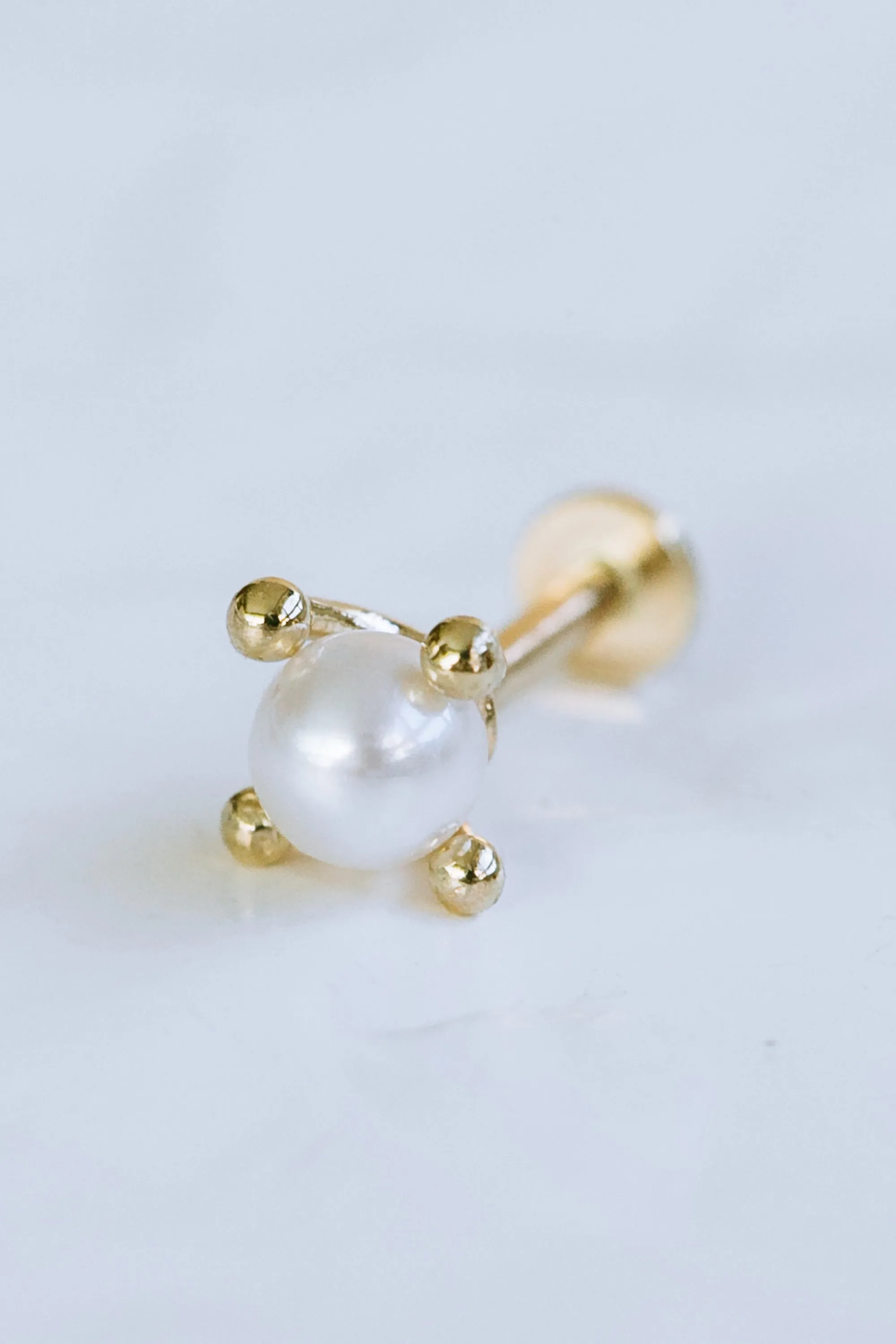 14K Solid Gold Cartilage Delicate Four Prong Freshwater Pearl Internally Internal Threaded Earring Labret