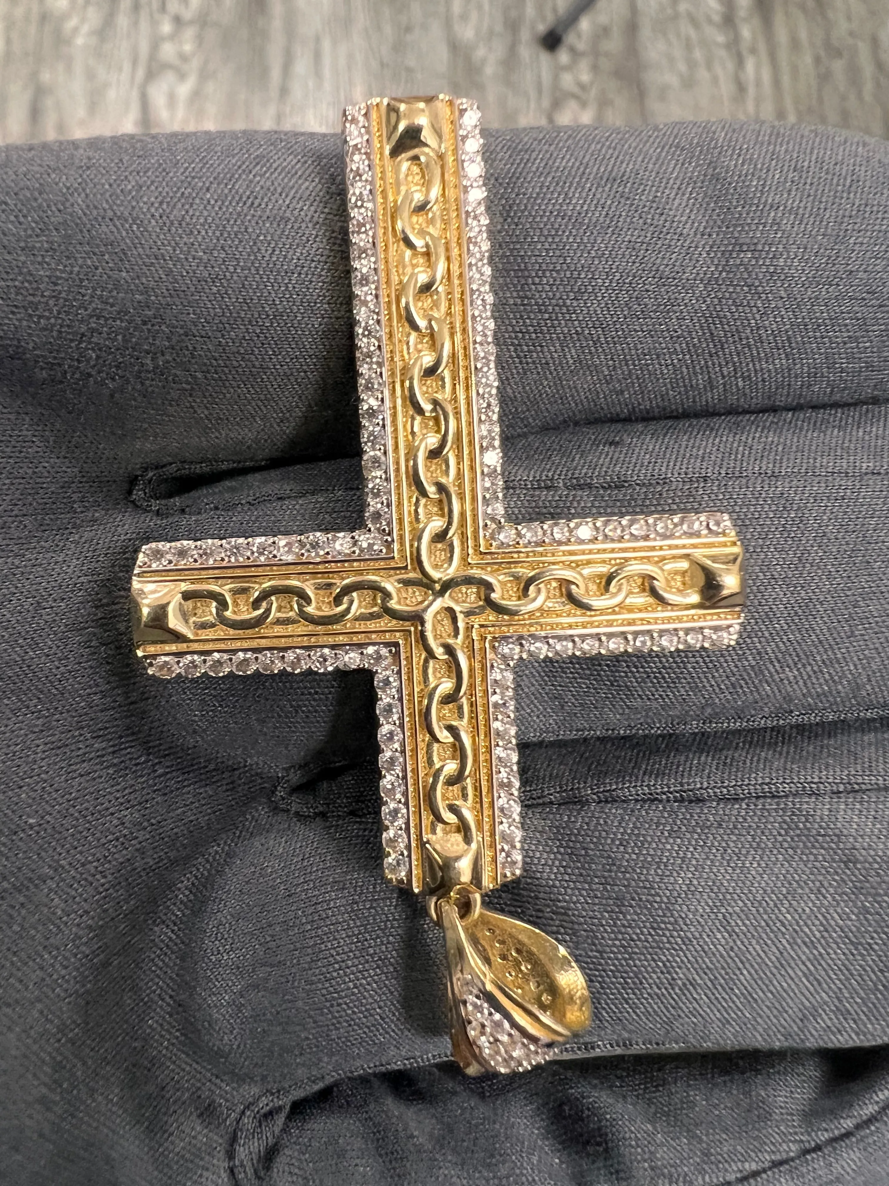 14k Yellow gold modern links solid cross-226126