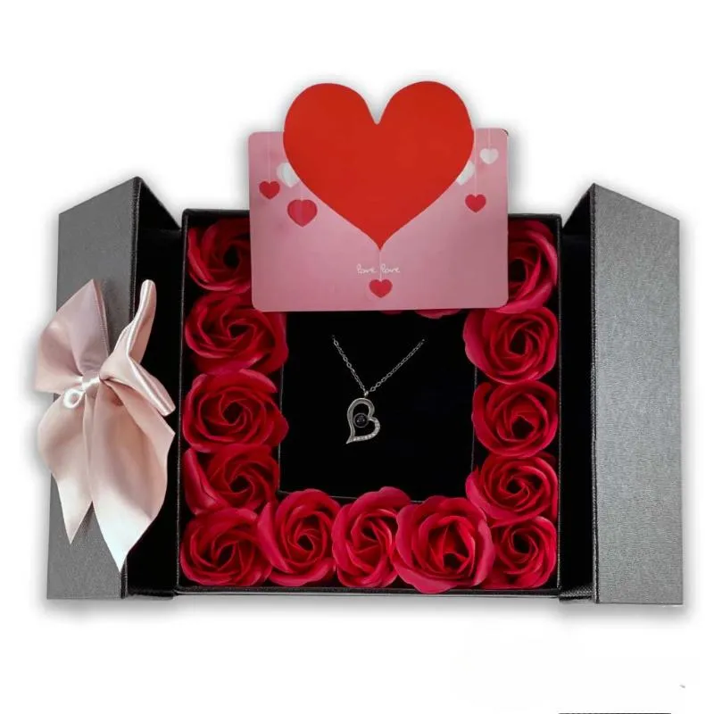 Eternal Roses Jewelry Set With Pendant Box