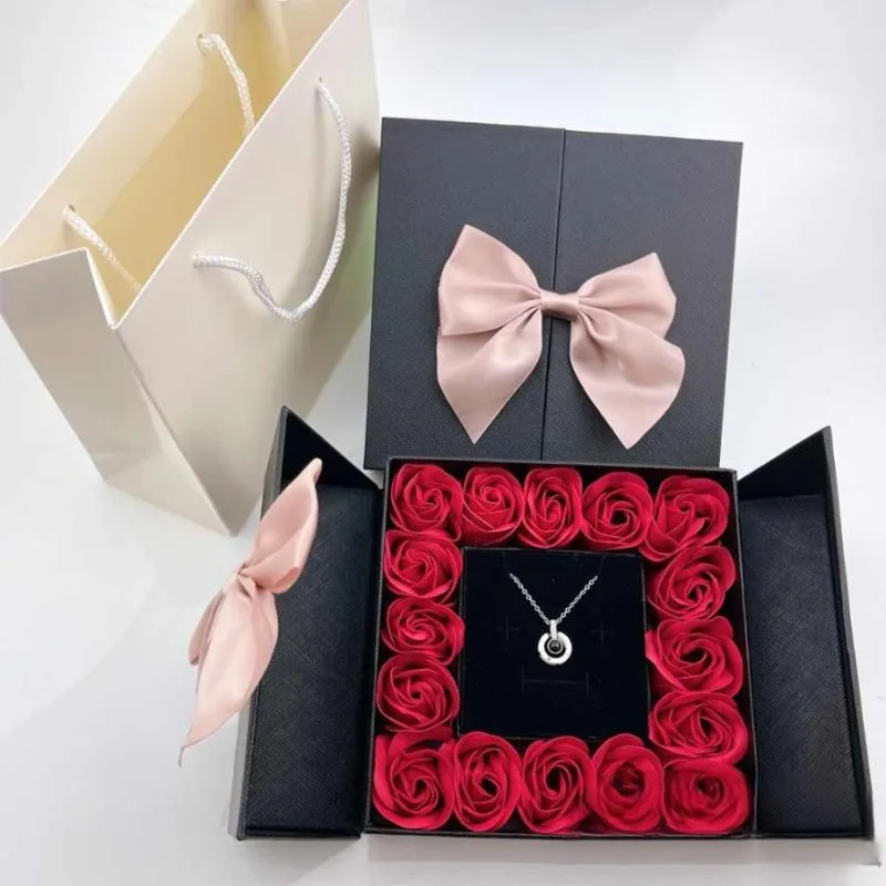 Eternal Roses Jewelry Set With Pendant Box