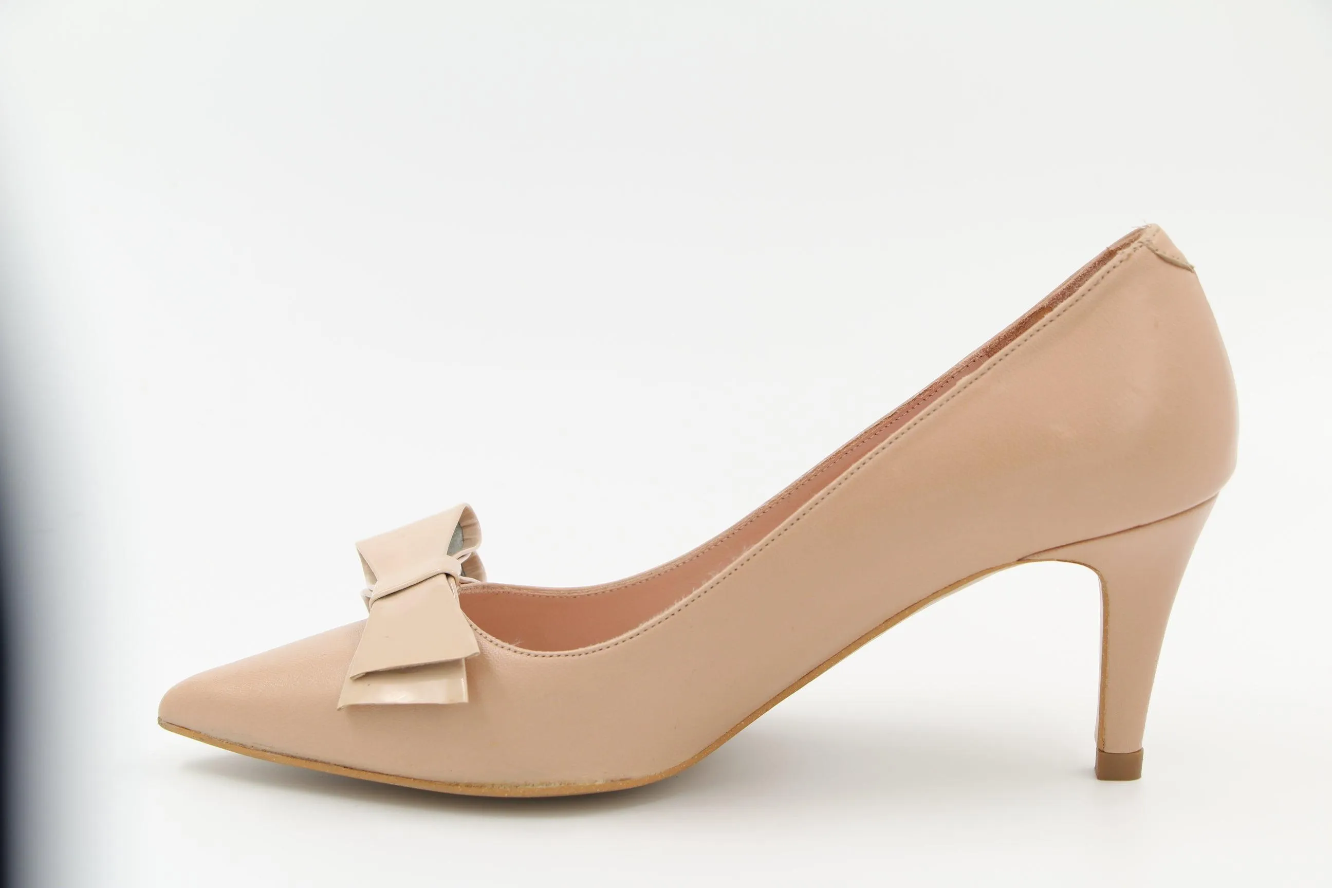 Fabucci Nude leather mid heel pointy toe with bow