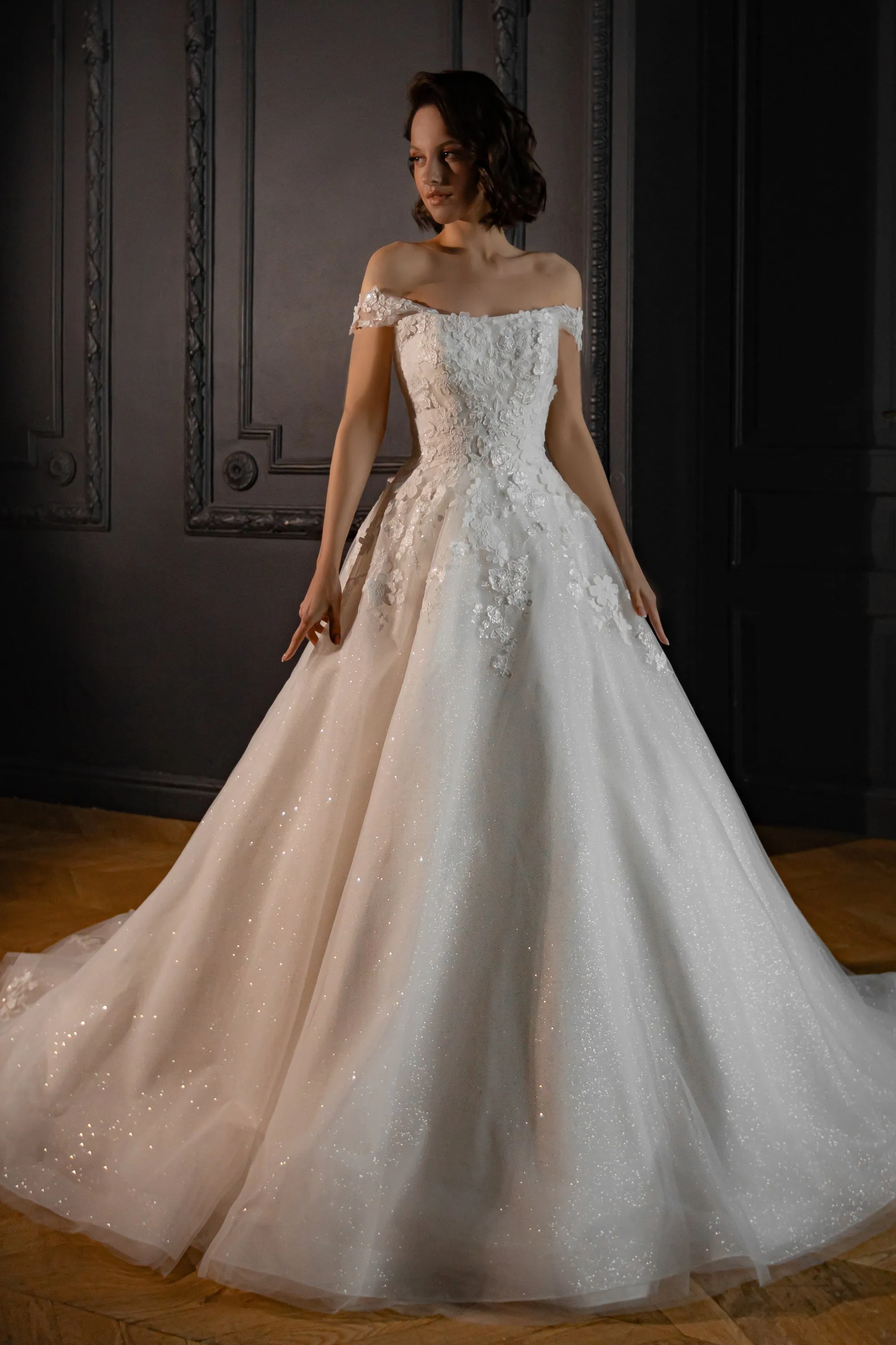 Floral Lace Tulle Wedding Dress Yoki with Detachable Straps