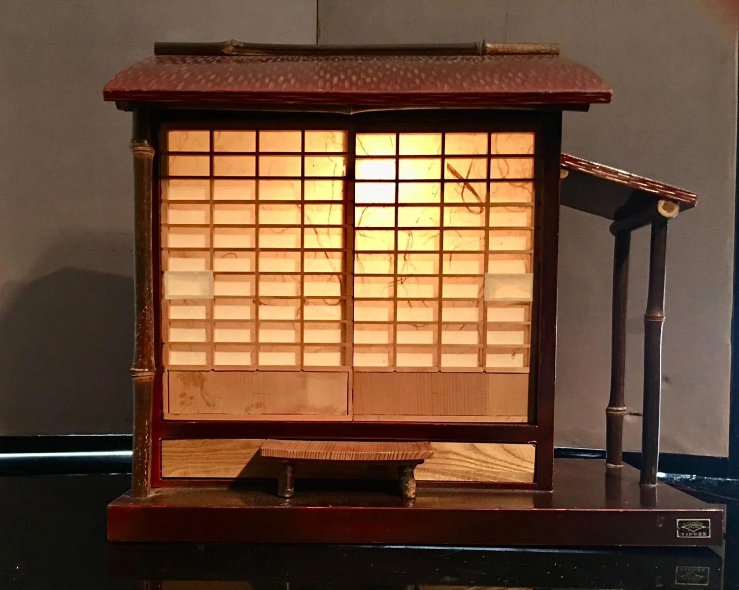 Japanese Shuga in a Tea House