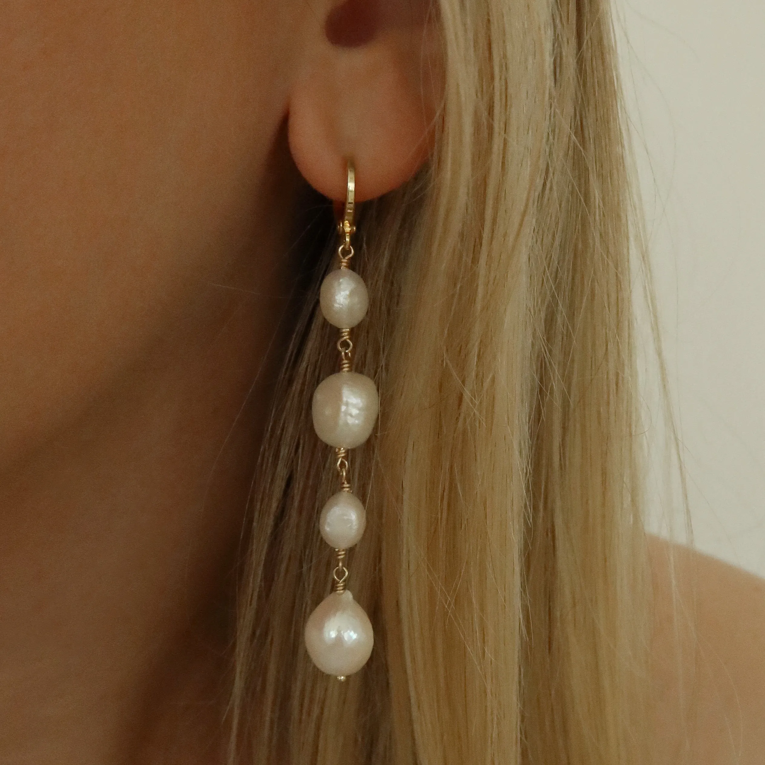 Pearl drop earrings