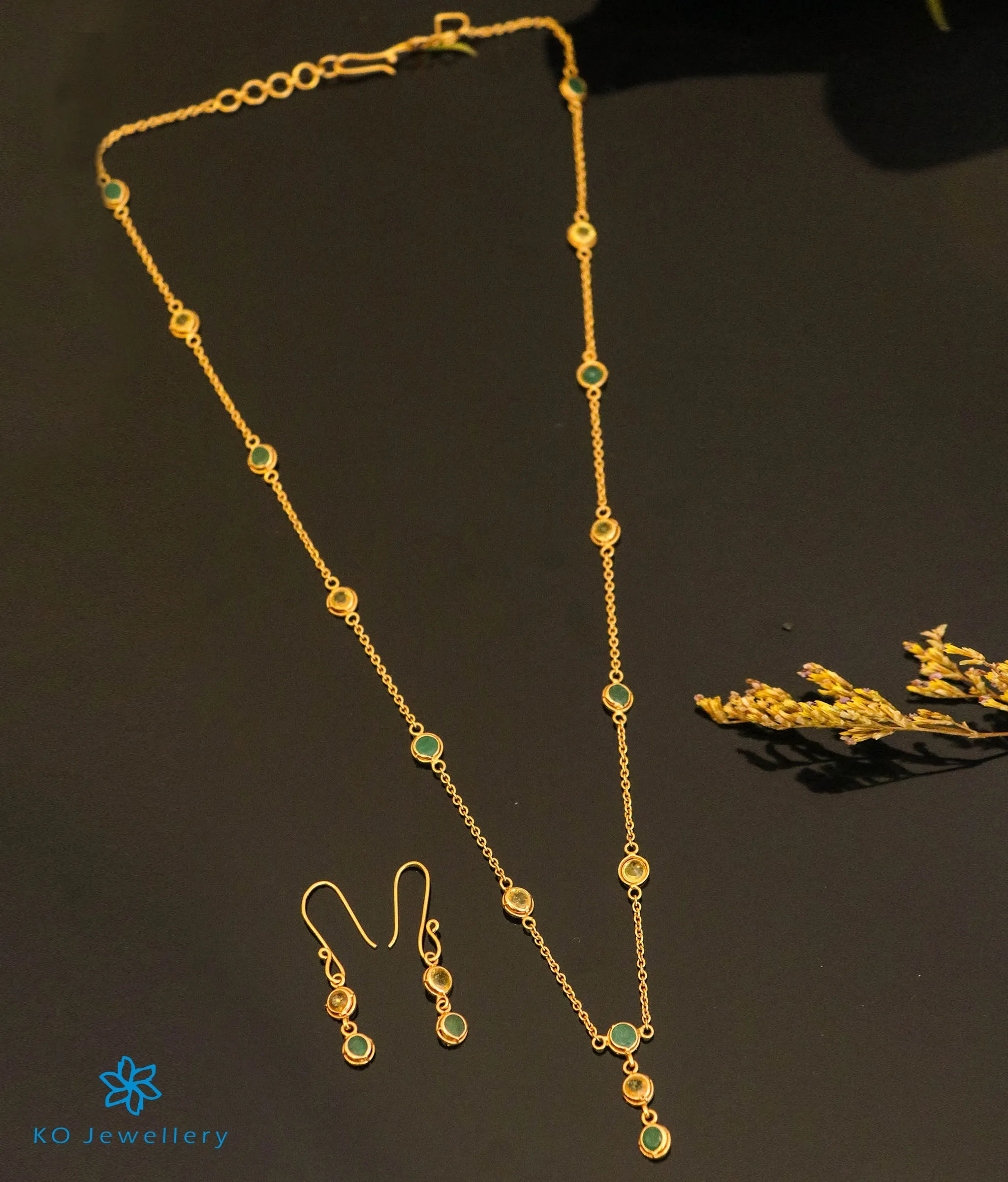 Precious Emerald & Peridot Necklace & Earrings in 22 KT Gold